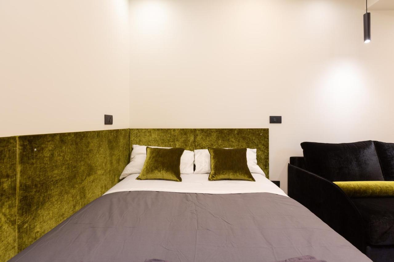 Pay60 -Crescenzago- Luxury Yellow House Milan Exterior photo