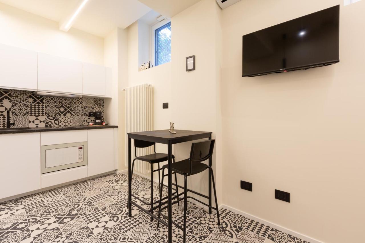 Pay60 -Crescenzago- Luxury Yellow House Milan Exterior photo